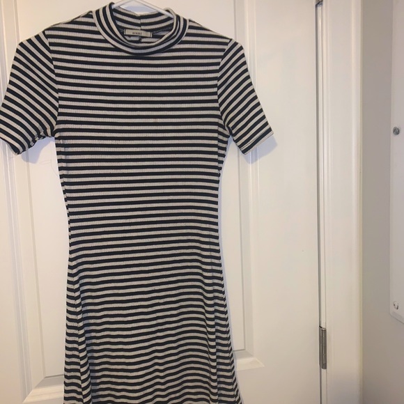 Striped fitting Acemi dress - Picture 1 of 4